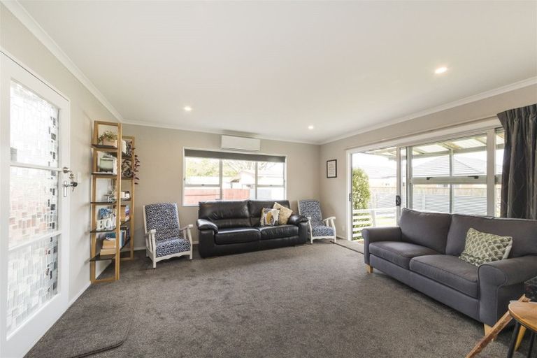 Photo of property in 6b Purdie Place, Milson, Palmerston North, 4414