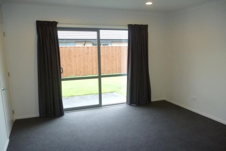 Photo of property in 15 Rossall Crescent, Rolleston, 7615