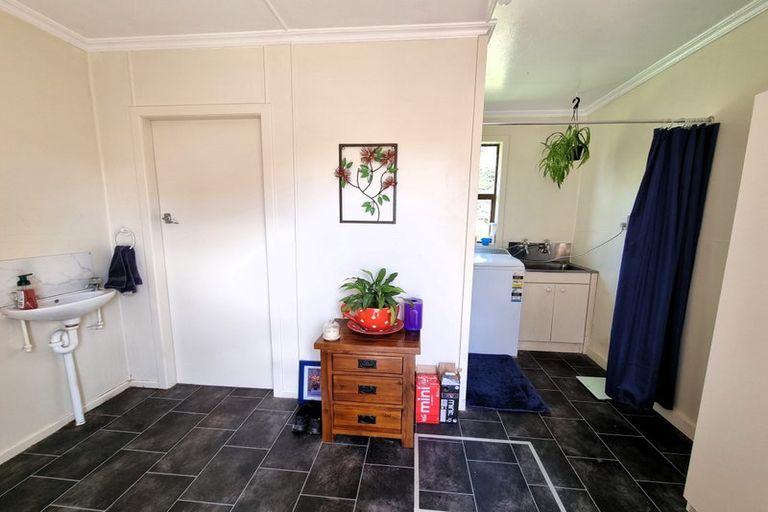 Photo of property in 1063 Riverton Otautau Road, Gropers Bush, Riverton, 9883