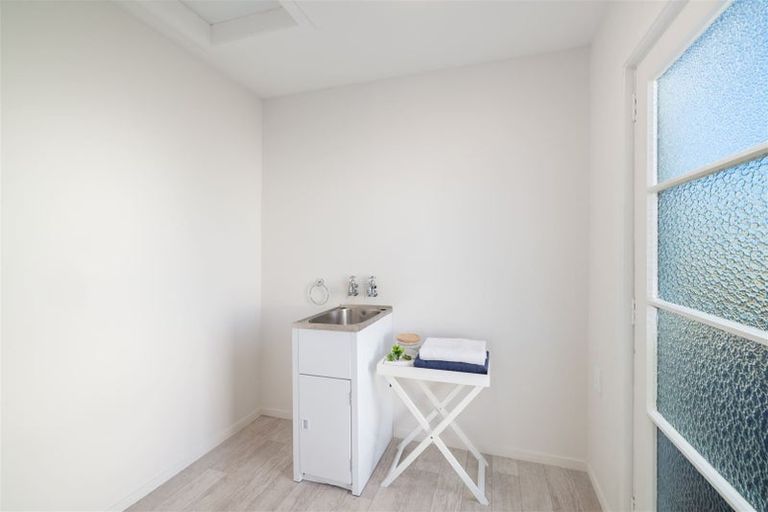 Photo of property in 14 Rowcliffe Crescent, Avonside, Christchurch, 8061