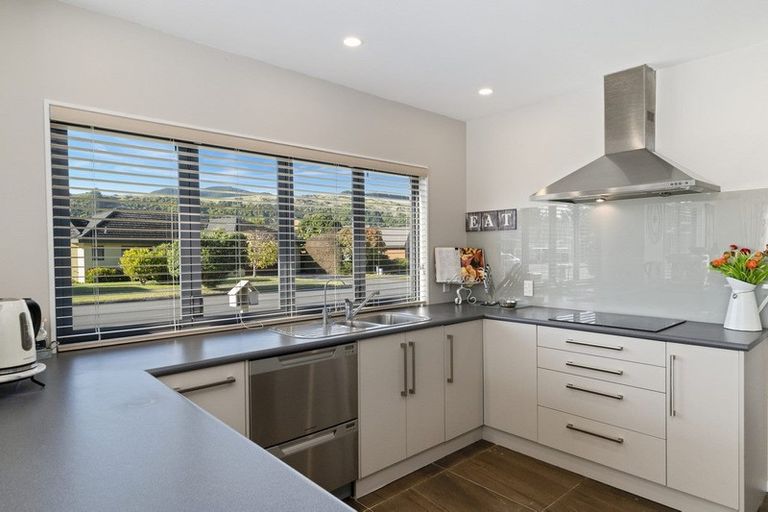 Photo of property in 10 Lorna Irene Drive, Raumati South, Paraparaumu, 5032