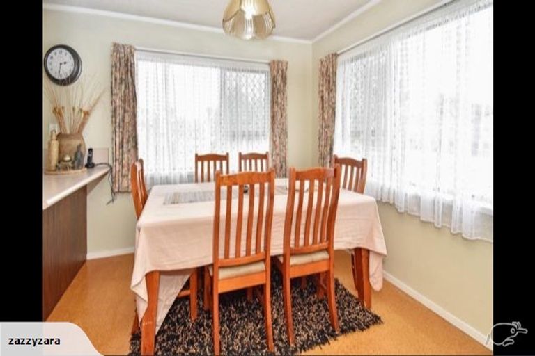 Photo of property in 23 Lane Road, Weymouth, Auckland, 2103