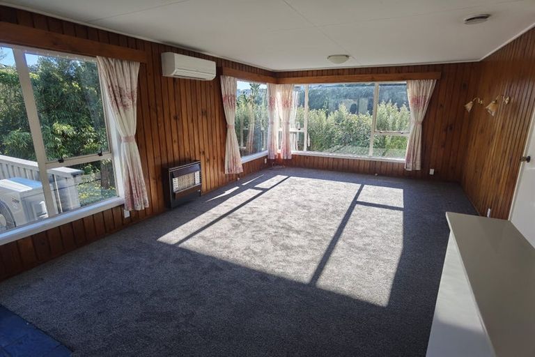 Photo of property in 54 Dominion Park Street, Johnsonville, Wellington, 6037
