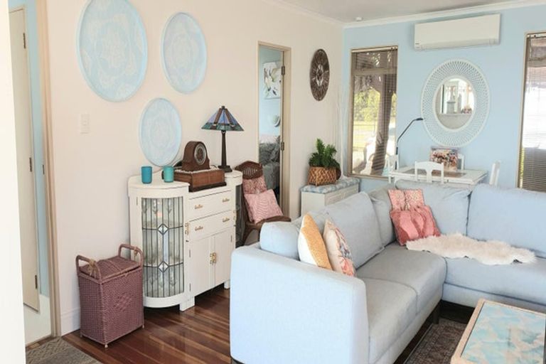 Photo of property in 23 Clifton Road, Haumoana, 4102