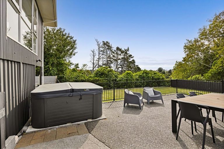 Photo of property in 20 Truby King Street, Merrilands, New Plymouth, 4312