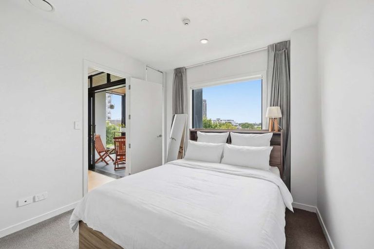 Photo of property in Frank Sargeson Apts, 104/74 Anzac Street, Takapuna, Auckland, 0622
