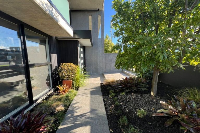 Photo of property in 11b Montgomery Avenue, Rothesay Bay, Auckland, 0630