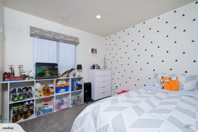 Photo of property in 25 Broadfield Street, Massey, Auckland, 0614