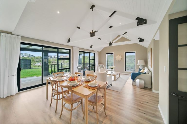 Photo of property in 10 Te Rata Boulevard, Karaka, 2124