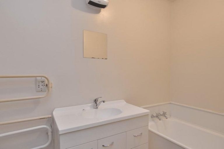 Photo of property in 2/5 Highgate Avenue, Merivale, Christchurch, 8014