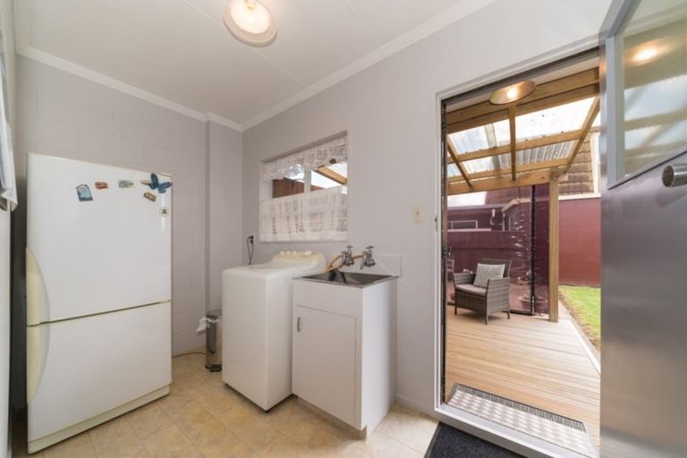 Photo of property in 2 Moyne Avenue, Milson, Palmerston North, 4414