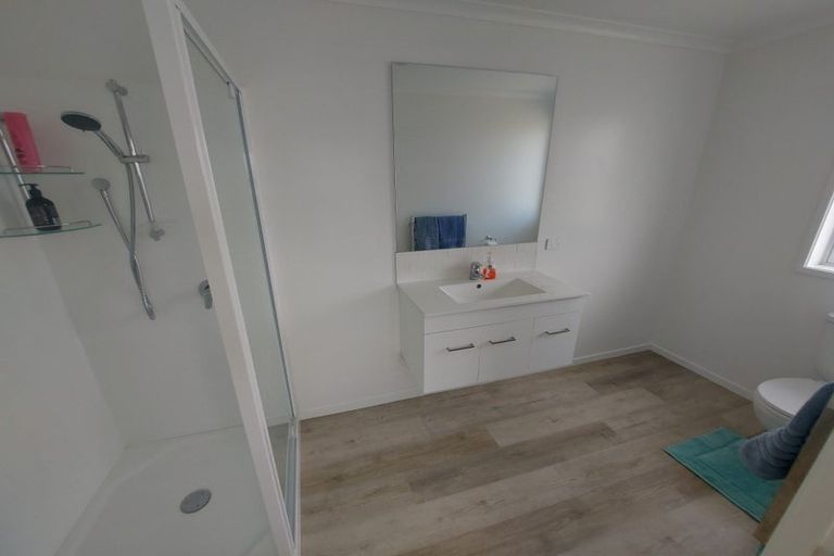 Photo of property in 5 Kahukaka Road, One Tree Point, 0118