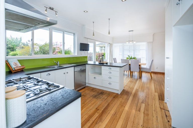 Photo of property in 58 Forest Lake Road, Forest Lake, Hamilton, 3200