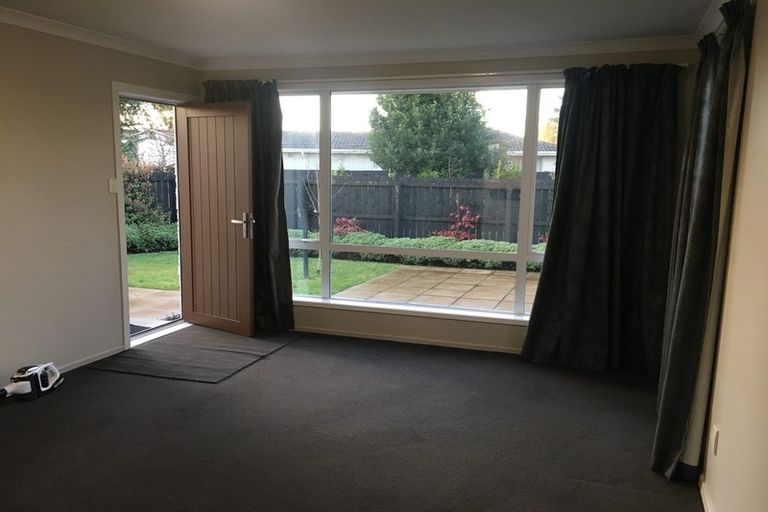 Photo of property in 2/7b Camrose Place, Ilam, Christchurch, 8041