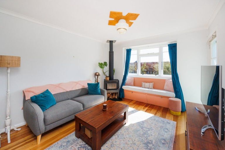 Photo of property in 16 Chrystal Street, Foxton Beach, Foxton, 4815