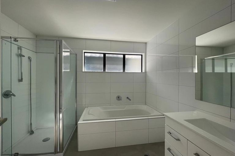 Photo of property in 11 Irving Place, Hobsonville, Auckland, 0616