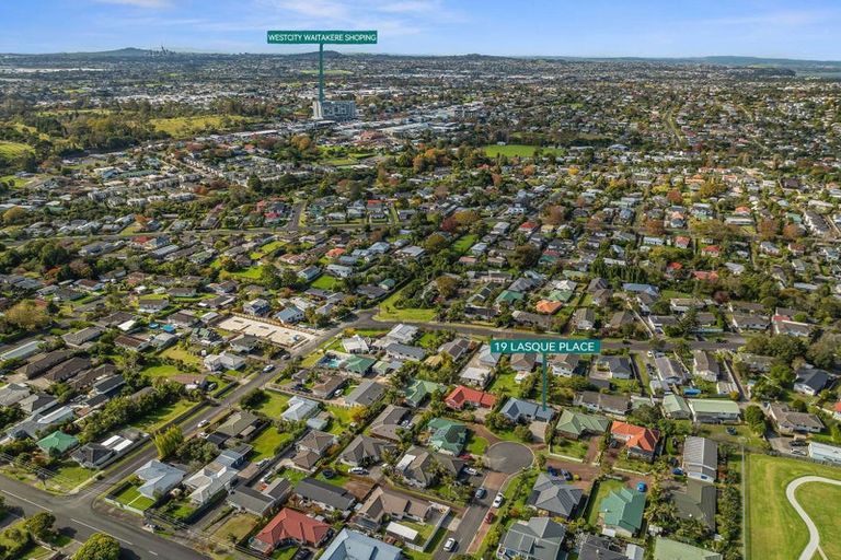 Photo of property in 19 Lasque Place, Glen Eden, Auckland, 0602