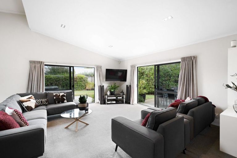 Photo of property in 30 Coleraine Drive, Rototuna, Hamilton, 3210