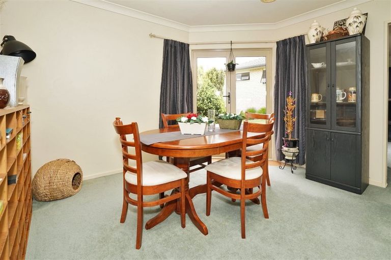 Photo of property in 17 Highgrove Drive, Grandview Heights, Hamilton, 3200