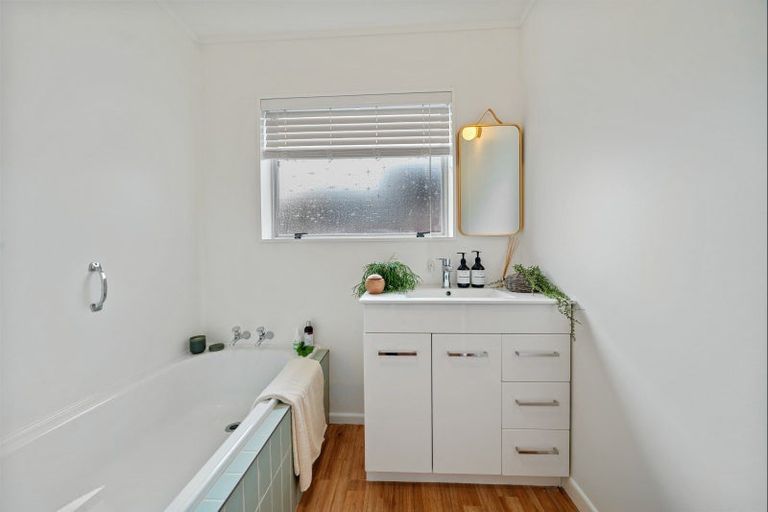 Photo of property in 19 Bronte Place, Whalers Gate, New Plymouth, 4310