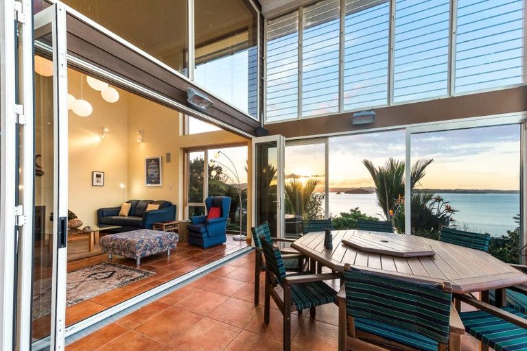 Photo of property in 18 Kaha Place, Russell, 0272