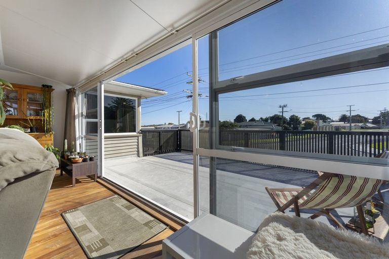 Photo of property in 113 Ngamotu Road, Spotswood, New Plymouth, 4310
