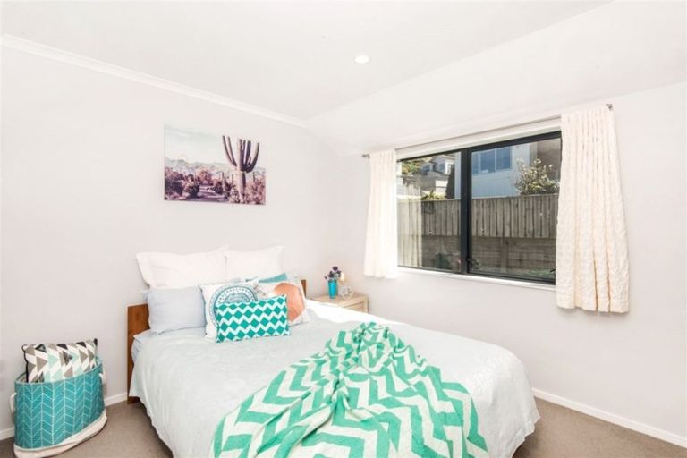 Photo of property in 2 Comber Place, Johnsonville, Wellington, 6037