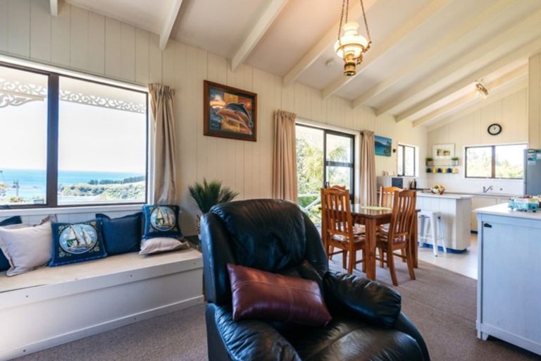 Photo of property in 14 Cory Road, Palm Beach, Waiheke Island, 1081