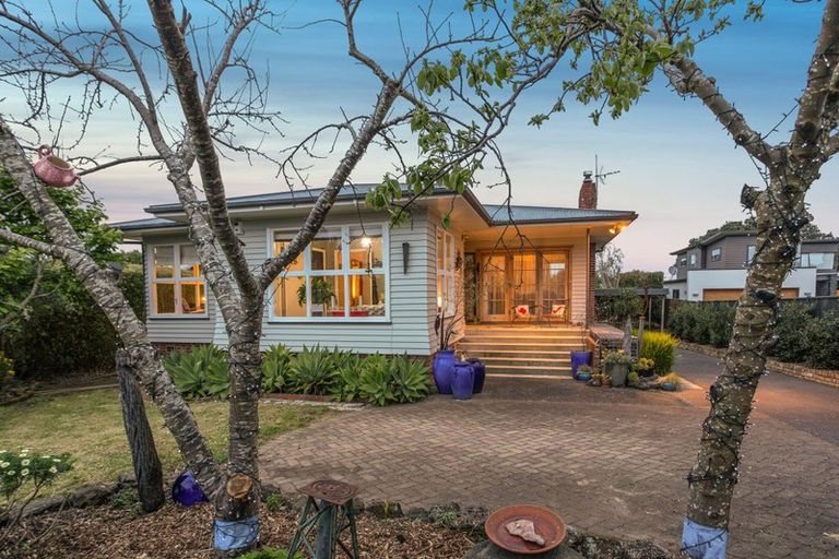 Photo of property in 8 Wellesley Road, Mangere Bridge, Auckland, 2022