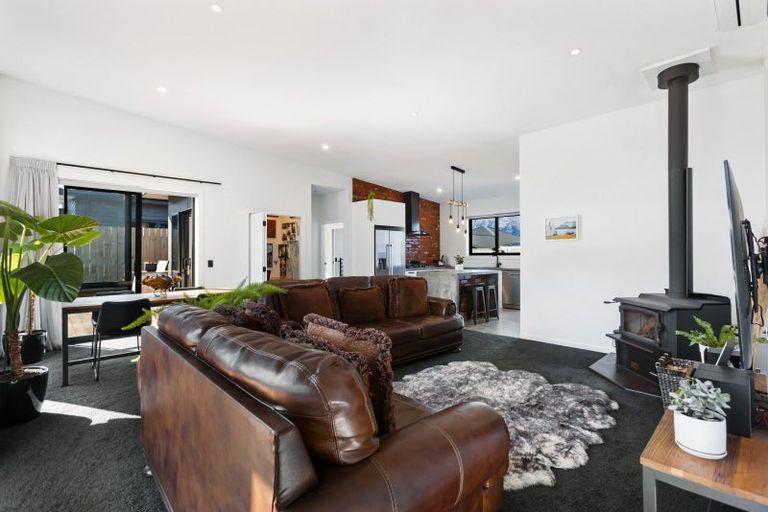 Photo of property in 13 Teal Place, Lake Hawea, Wanaka, 9382