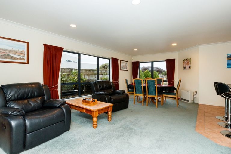 Photo of property in 5 Virginia Grove, Milson, Palmerston North, 4414