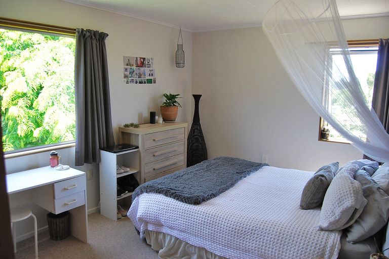 Photo of property in 39 Whaka Street, Maungaturoto, 0520