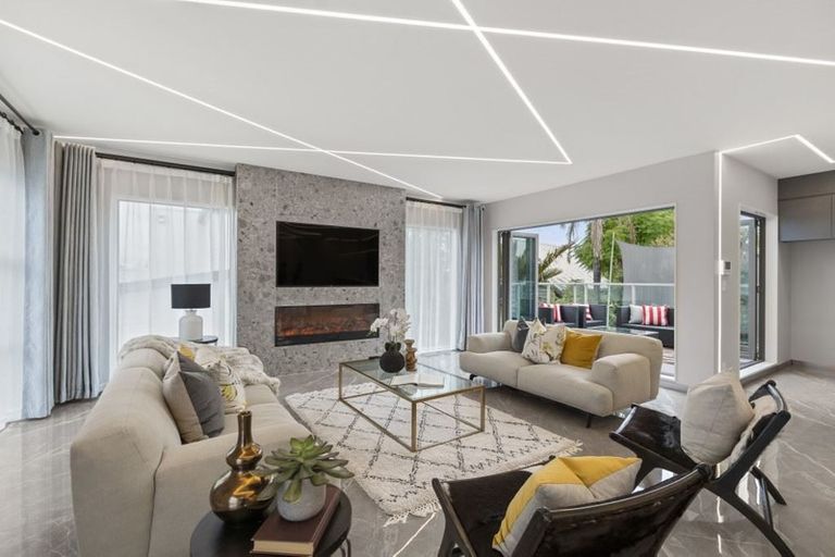 Photo of property in 6a Hanlon Crescent, Narrow Neck, Auckland, 0624