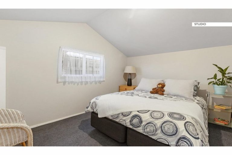 Photo of property in 9 Camelia Place, Islington, Christchurch, 8042