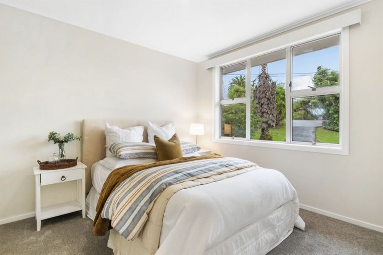 Photo of property in 1/26 Rewi Street, Torbay, Auckland, 0630