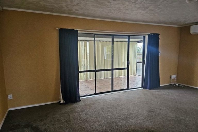 Photo of property in 14 Gladys Place, Kelvin Grove, Palmerston North, 4414
