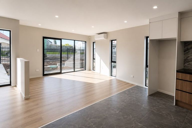 Photo of property in 18 Russell Road, Manurewa, Auckland, 2102