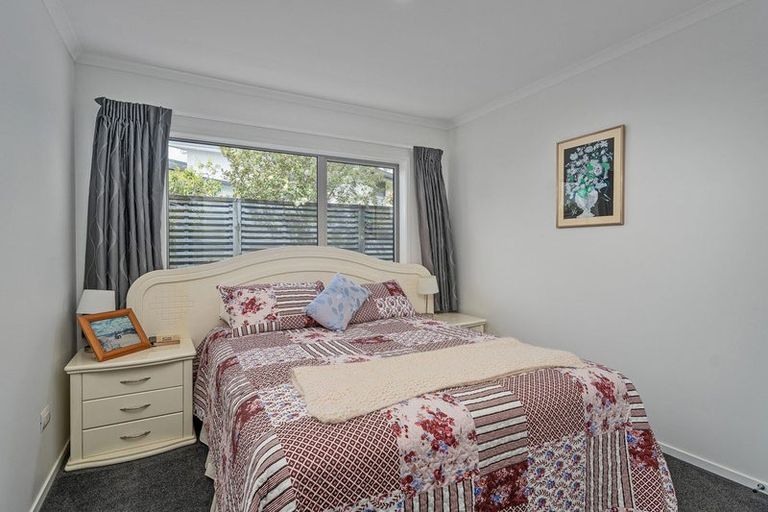 Photo of property in 18 Roseberry Place, Whitianga, 3510