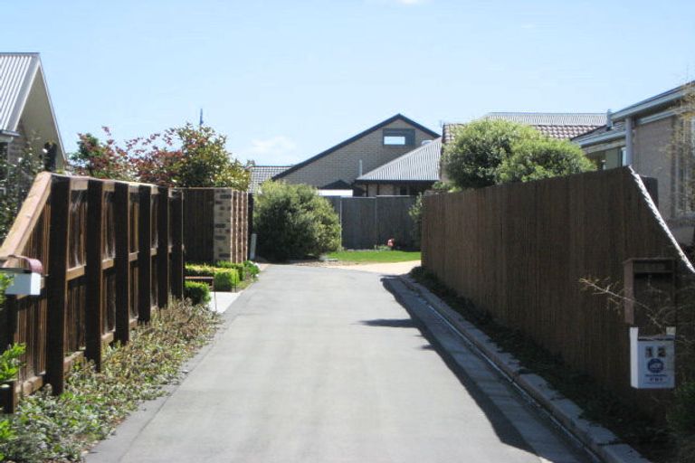 Photo of property in 8 Coolspring Way, Redwood, Christchurch, 8051