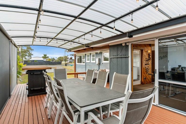 Photo of property in 225 Port Road, Whangamata, 3620