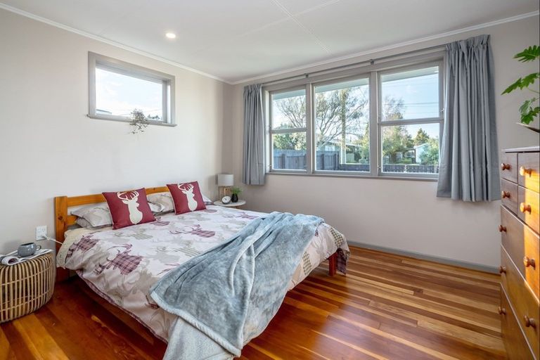 Photo of property in 64 Brandon Street, Featherston, 5710