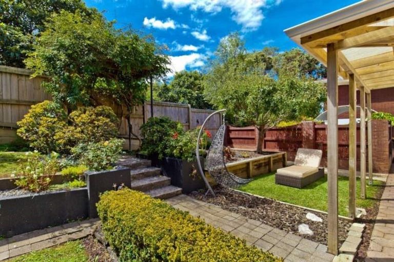 Photo of property in 1/30 Manly Esplanade, Browns Bay, Auckland, 0630