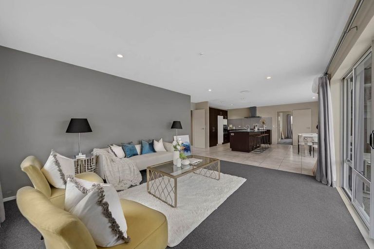 Photo of property in 5 Alvre Place, Flat Bush, Auckland, 2016
