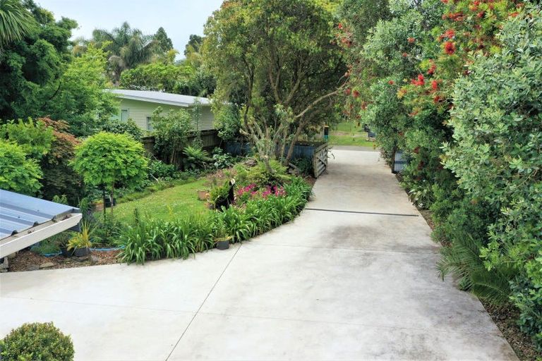 Photo of property in 13 Marlin Place, Whiritoa, Whangamata, 3691