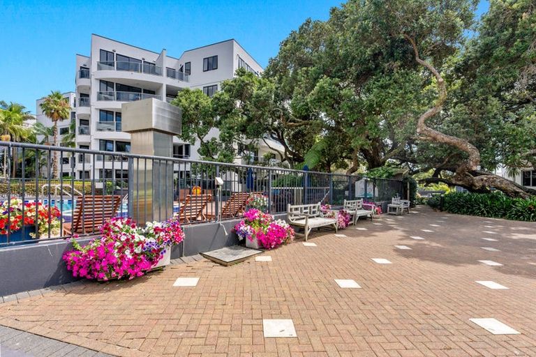 Photo of property in Mon Desir Apartments, 4b/175 Hurstmere Road, Takapuna, Auckland, 0622