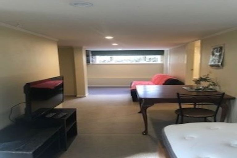 Photo of property in 8 Newman Terrace, Thorndon, Wellington, 6011