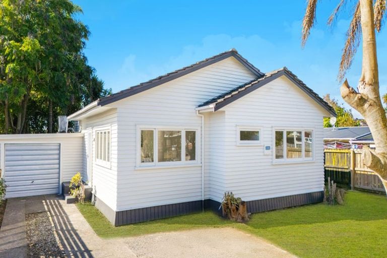 Photo of property in 1/8 Kelvin Road, Papakura, 2110