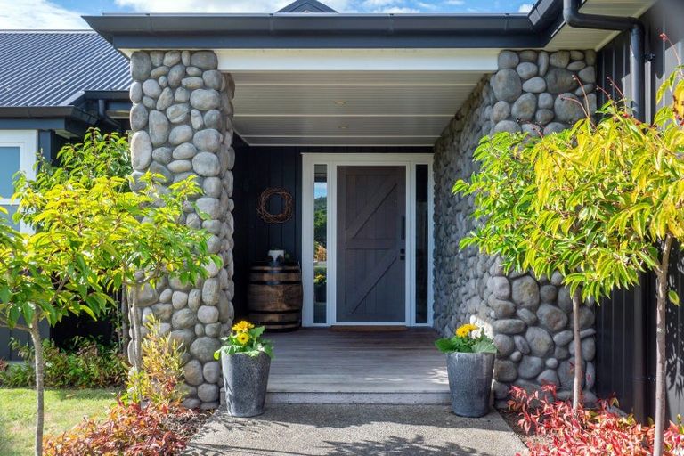 Photo of property in 4 Harrier Lane, Kinloch, Taupo, 3377