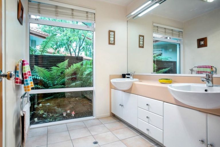 Photo of property in 2/105 Peake Road, Cambridge, 3493