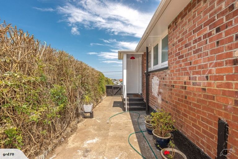 Photo of property in 180 Puriri Street, Castlecliff, Whanganui, 4501